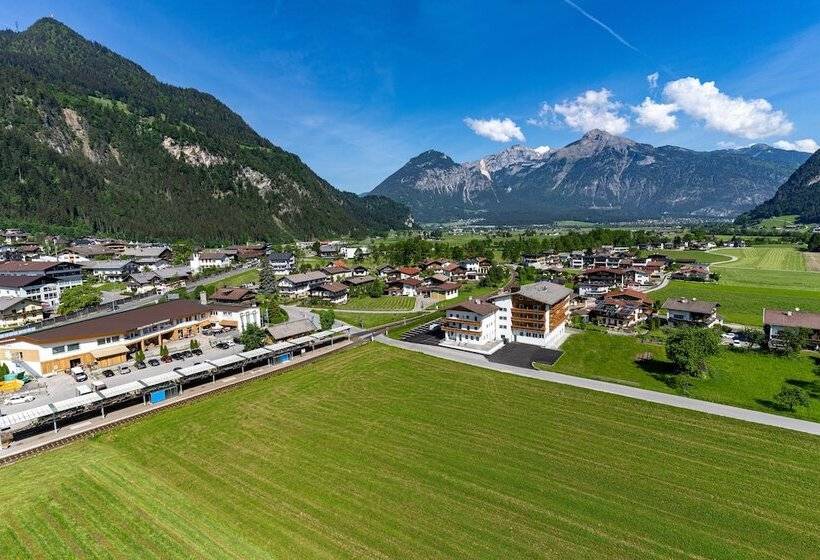 Max Studios & Apartments   Zillertal