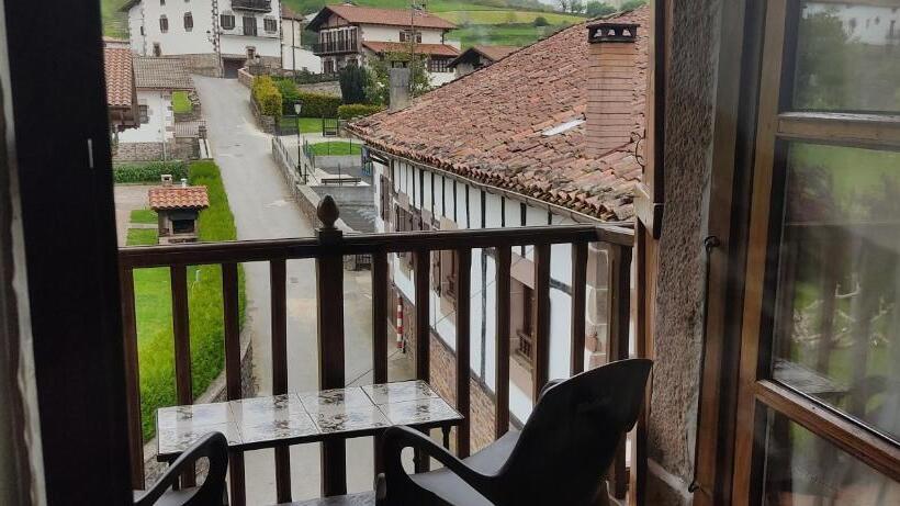 膳宿费 Hostal Mendaurpe