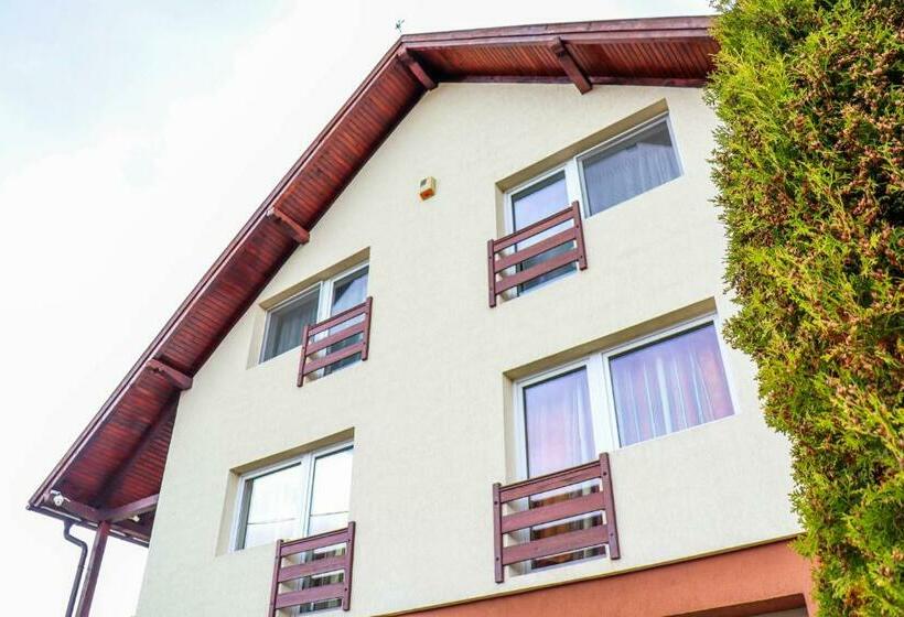 پانسیون Natúr Vendégház