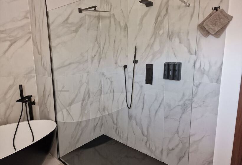 استراحتگاه Al Balhara Suite & Spa