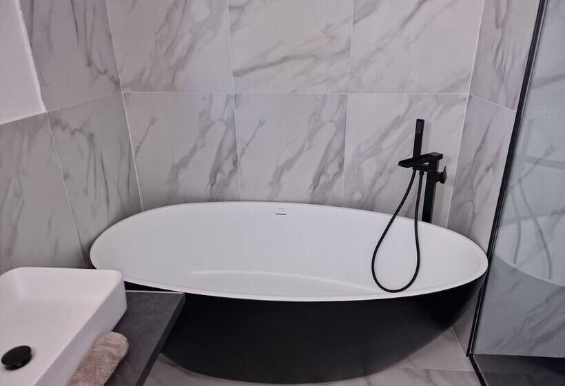 استراحتگاه Al Balhara Suite & Spa