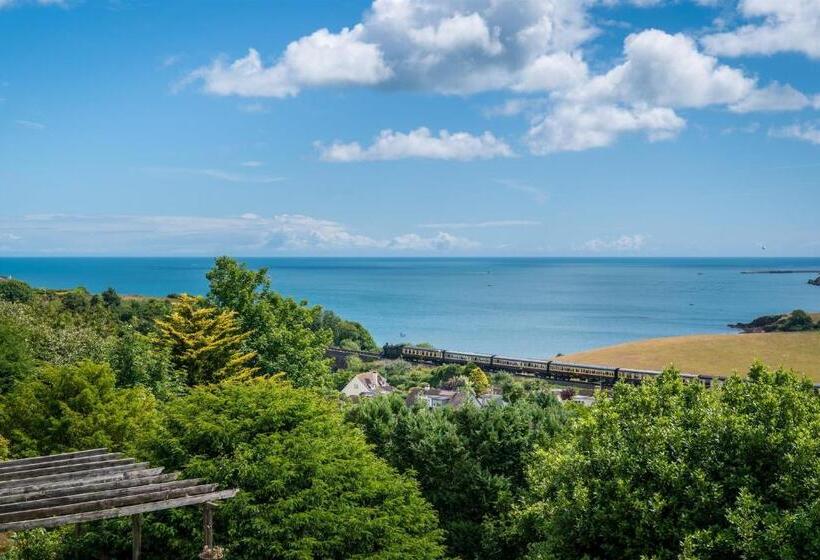 The Spinney   Spectacular Views Over The Bay And Close To Beach With Parking