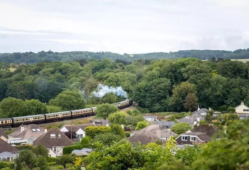 The Spinney Spectacular Views Over The Bay And Close To Beach With Parking