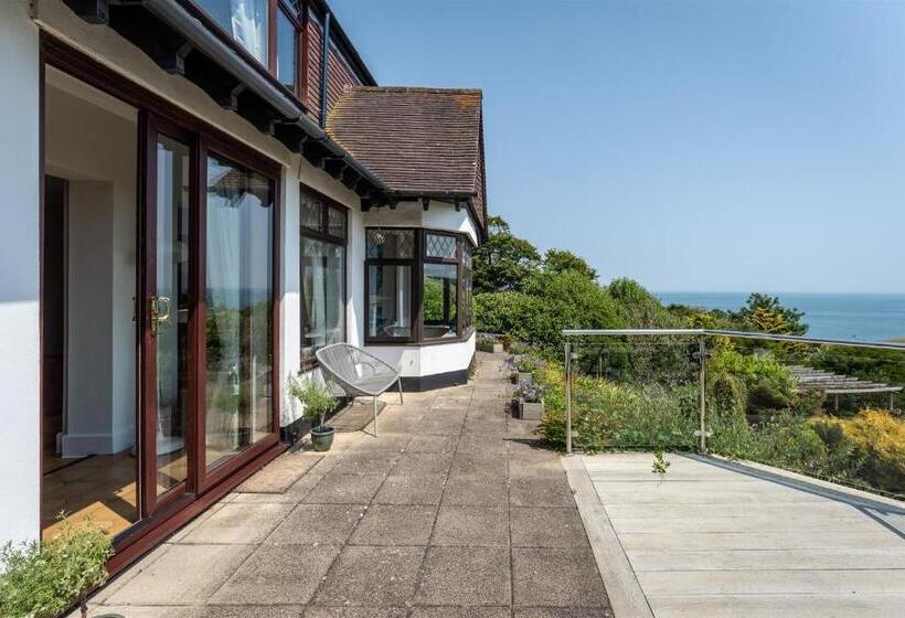The Spinney   Spectacular Views Over The Bay And Close To Beach With Parking