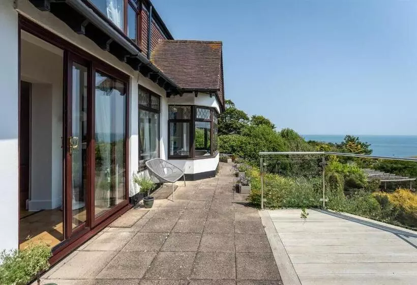 The Spinney Spectacular Views Over The Bay And Close To Beach With Parking