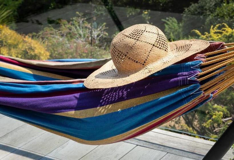 The Spinney   Spectacular Views Over The Bay And Close To Beach With Parking