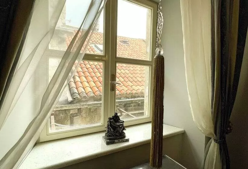 Отель Hamlet Bed & Breakfast