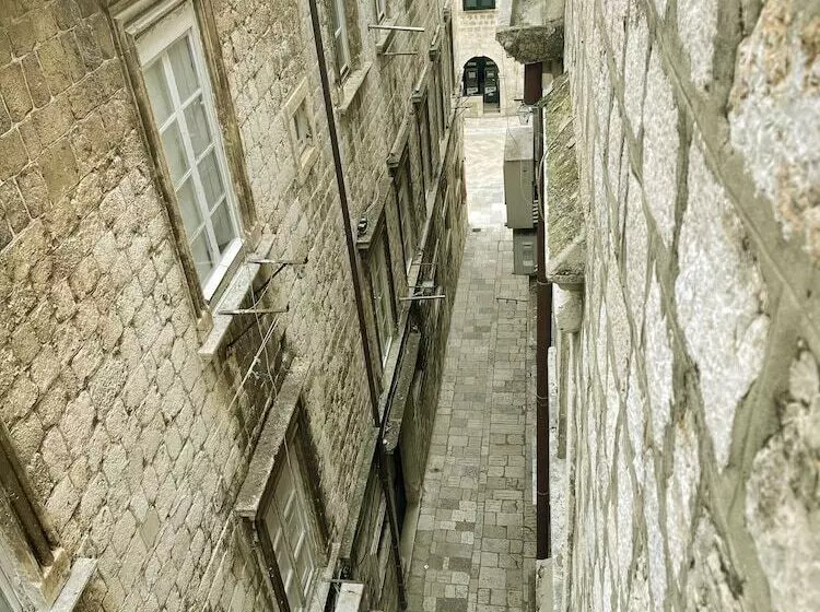 Отель Hamlet Bed & Breakfast