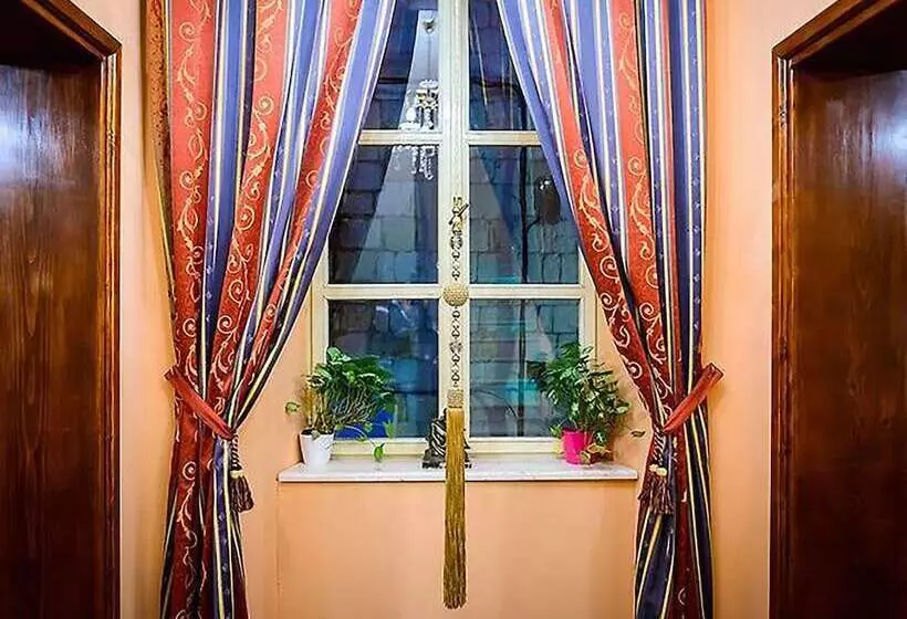 Отель Hamlet Bed & Breakfast