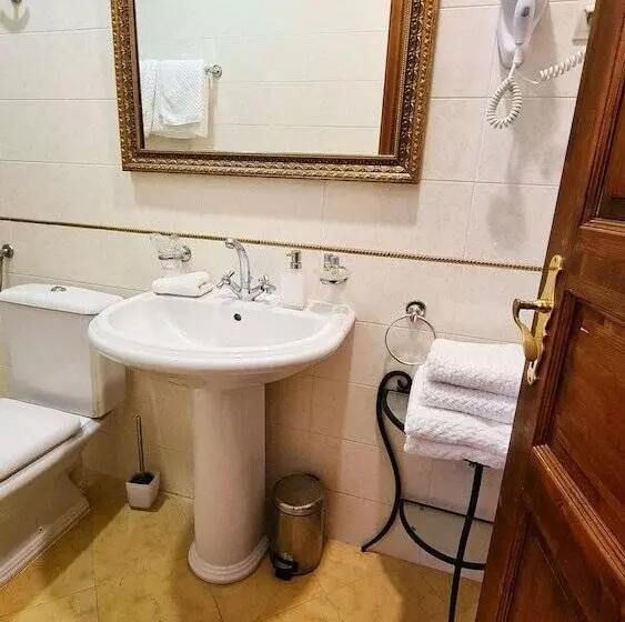 Отель Hamlet Bed & Breakfast