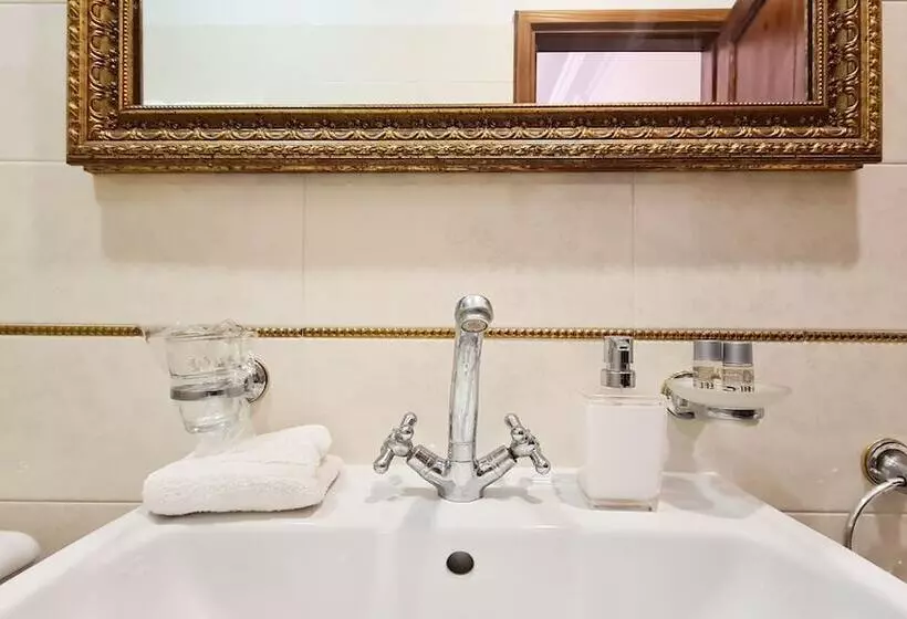 Отель Hamlet Bed & Breakfast