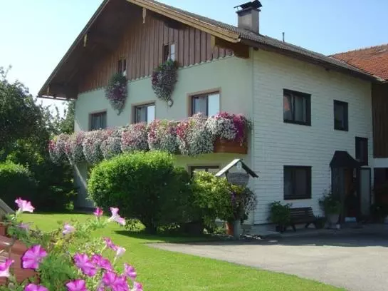 Отель Gästehaus Jedinger