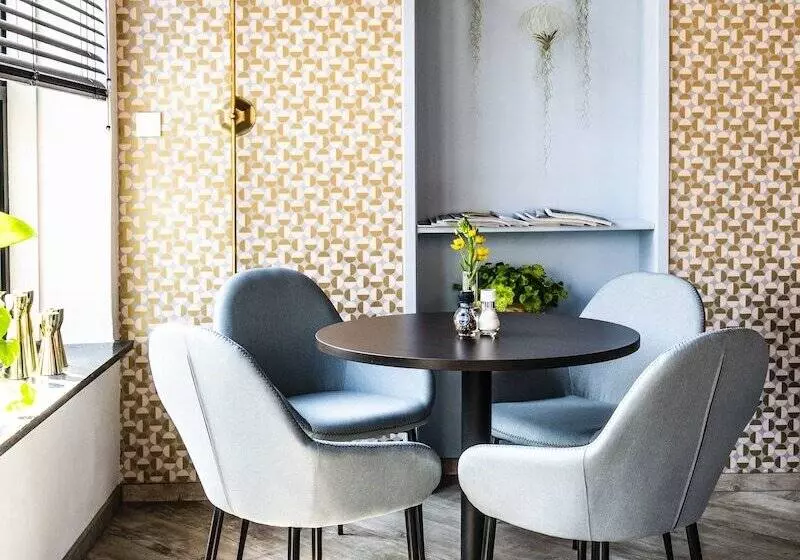 Boutique Hotel Charley S