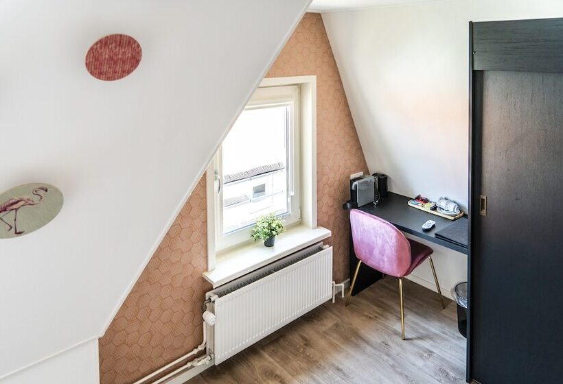 Boutique Hotel Charley S