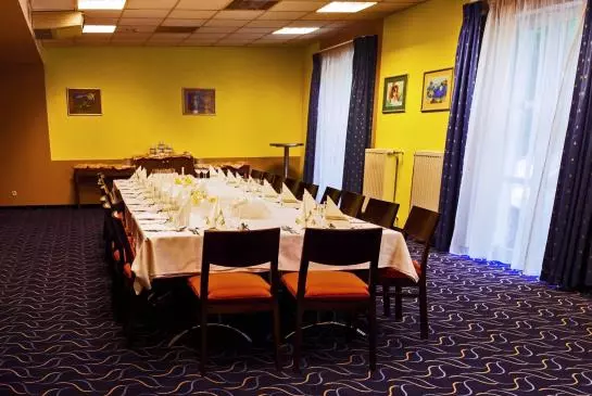 Отель Comfortbiznes Pruszkow