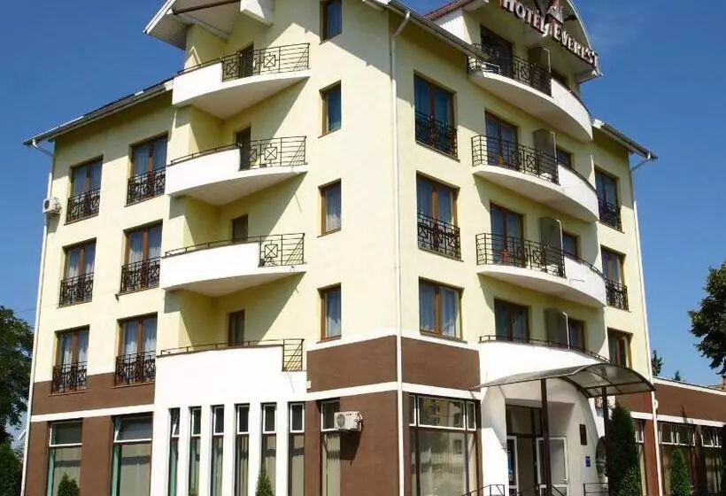 בית מלון כפרי Everest