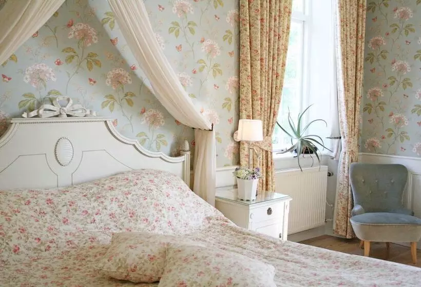 בית מלון כפרי Gimo Herrgård