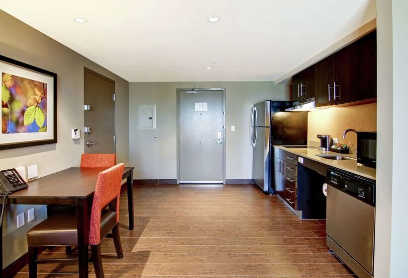Hotel Homewood Suites Ajax, Ontario, Canada
