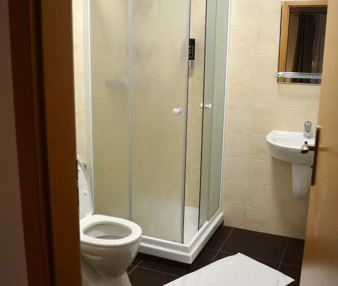 בית מלון כפרי Kristian