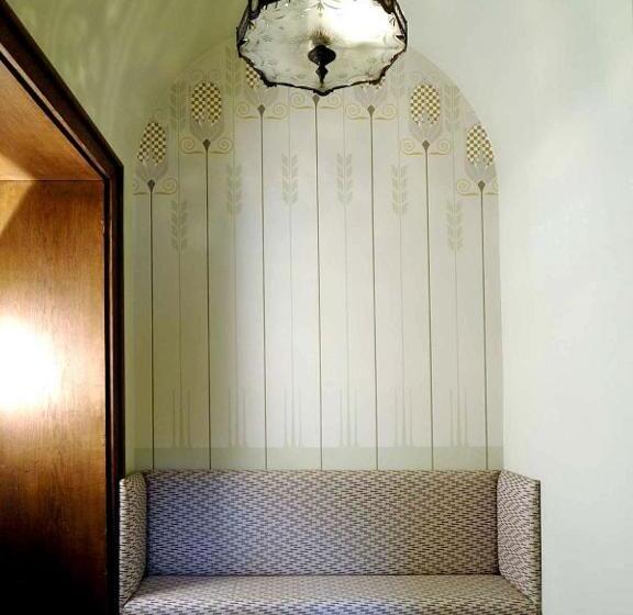 Szálloda Okresní Dům