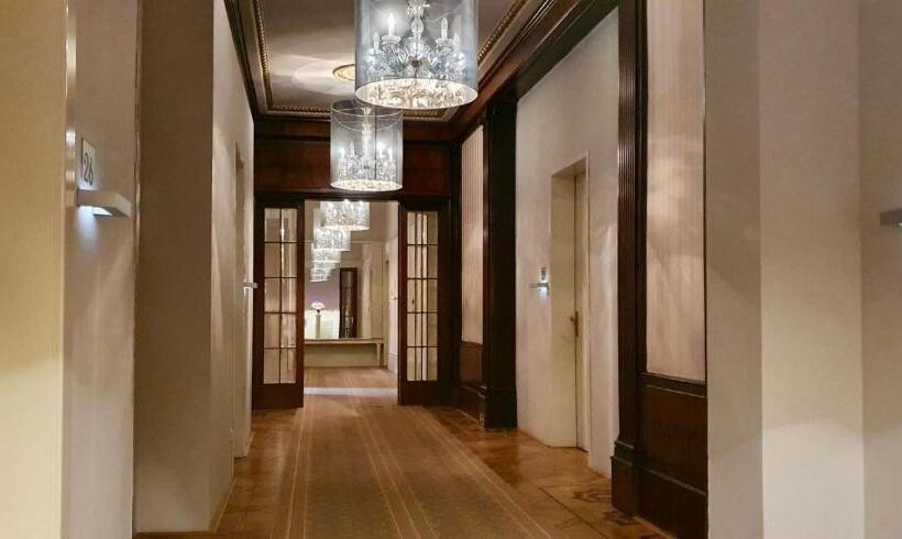 Szálloda Okresní Dům