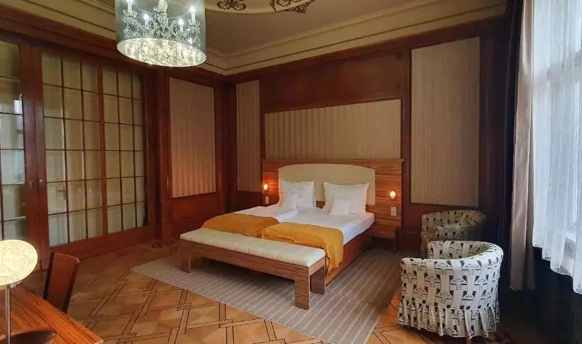 هتل Okresní Dům