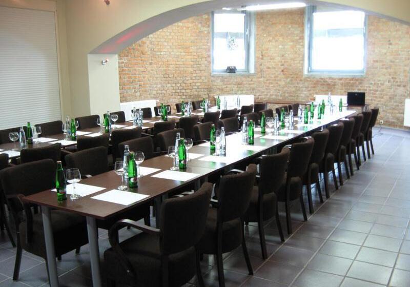 Szálloda Okresní Dům