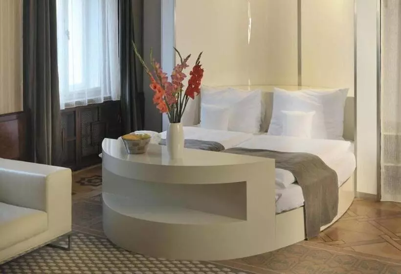 هتل Okresní Dům