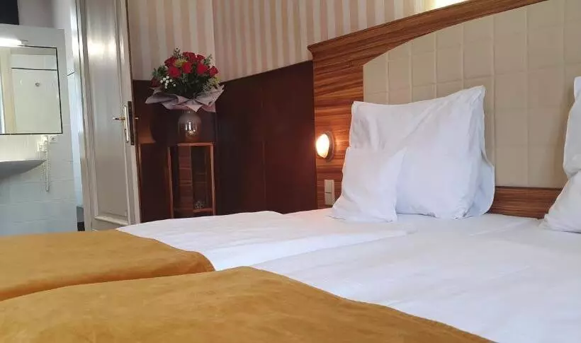 هتل Okresní Dům