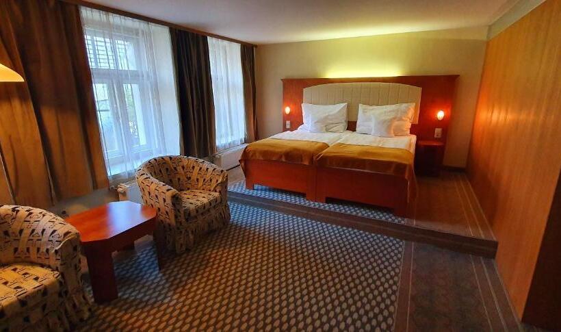 Szálloda Okresní Dům