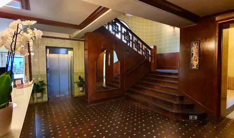 Szálloda Okresní Dům