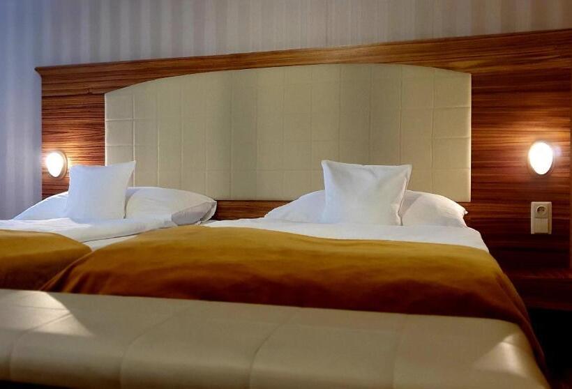 Szálloda Okresní Dům