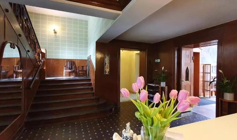 هتل Okresní Dům