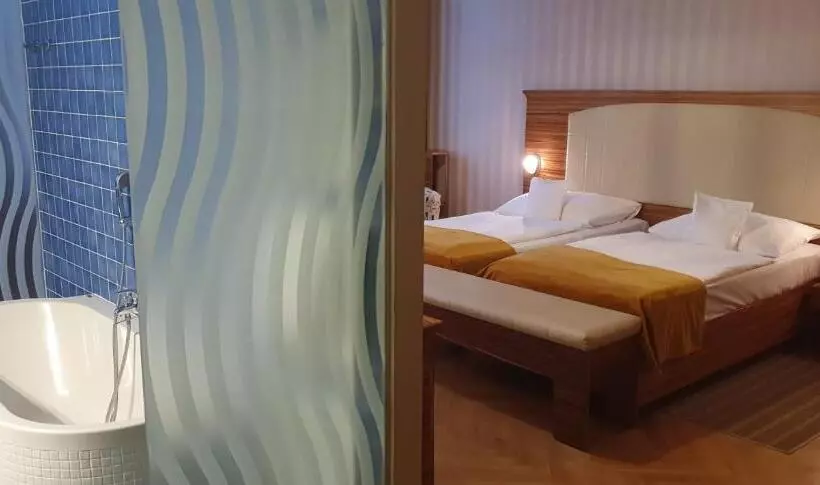 هتل Okresní Dům