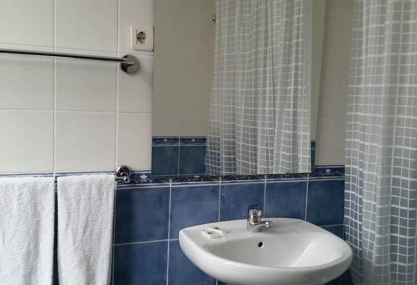 فندق Pensao Lourenco