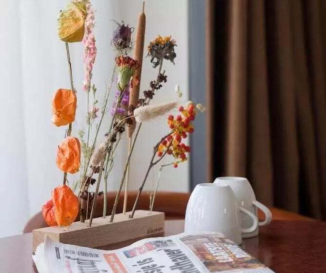 酒店 Prominent Inn