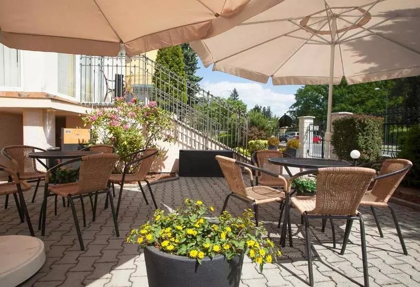 هتل Sanatorium Mariot