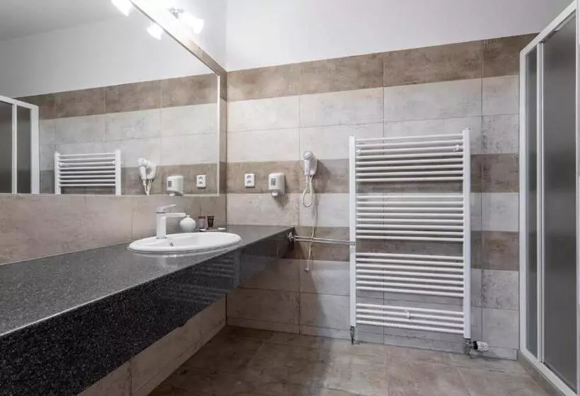 هتل Sanatorium Mariot