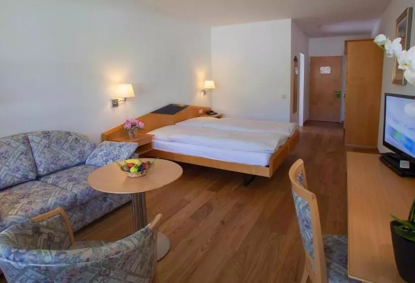 هتل & Spa Cacciatori