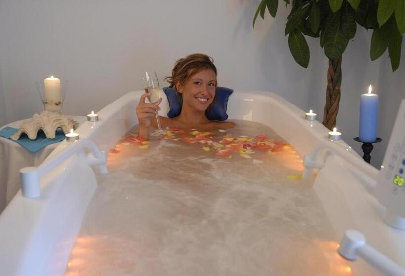 בית מלון כפרי & Spa Cacciatori