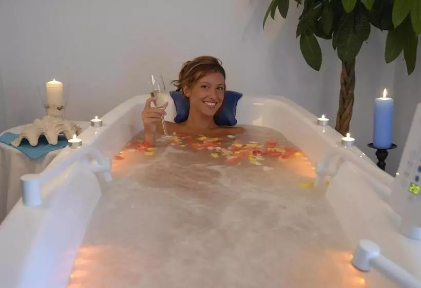 هتل & Spa Cacciatori