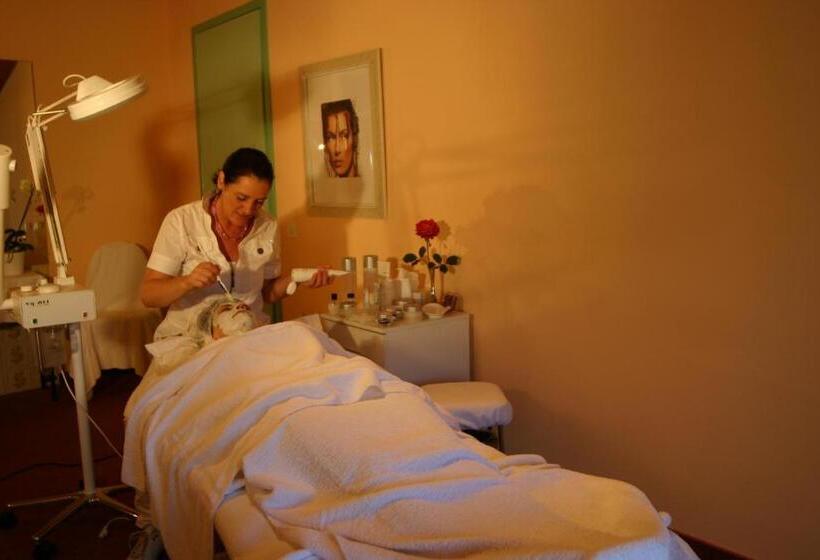 בית מלון כפרי & Spa Cacciatori