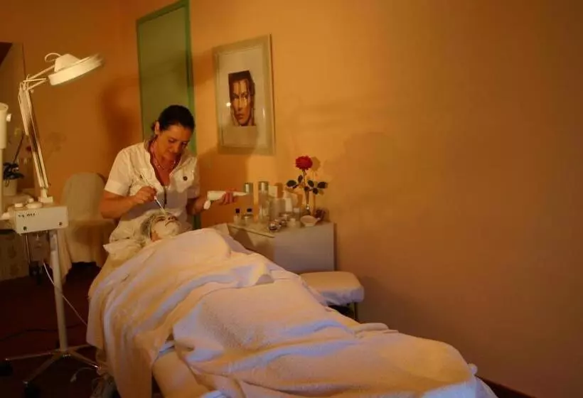 هتل & Spa Cacciatori