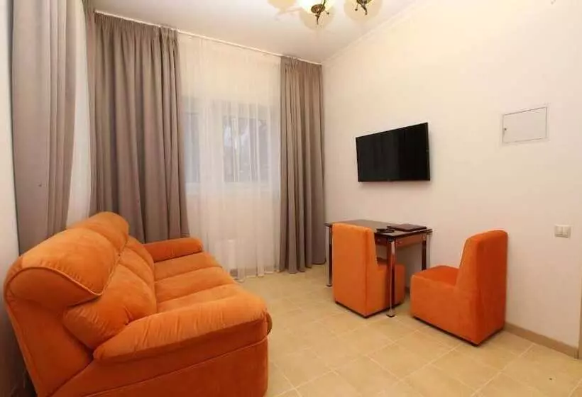 Отель Universal