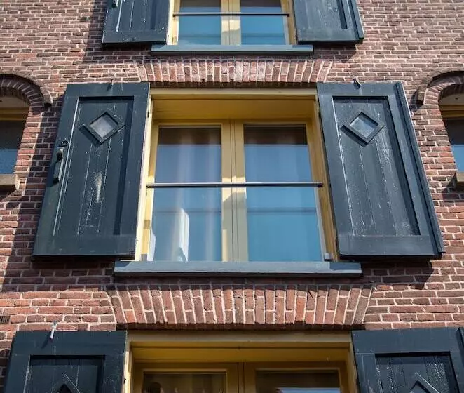 Kings Inn City Hostel