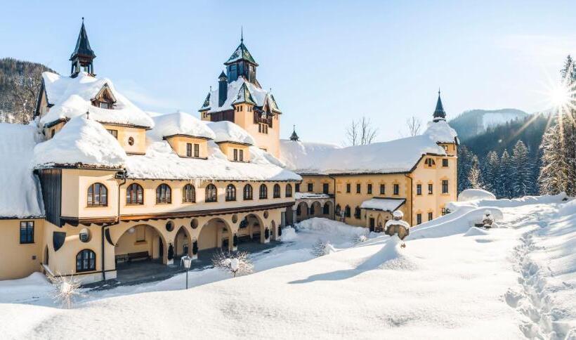 Naturhotel Schloss Kassegg