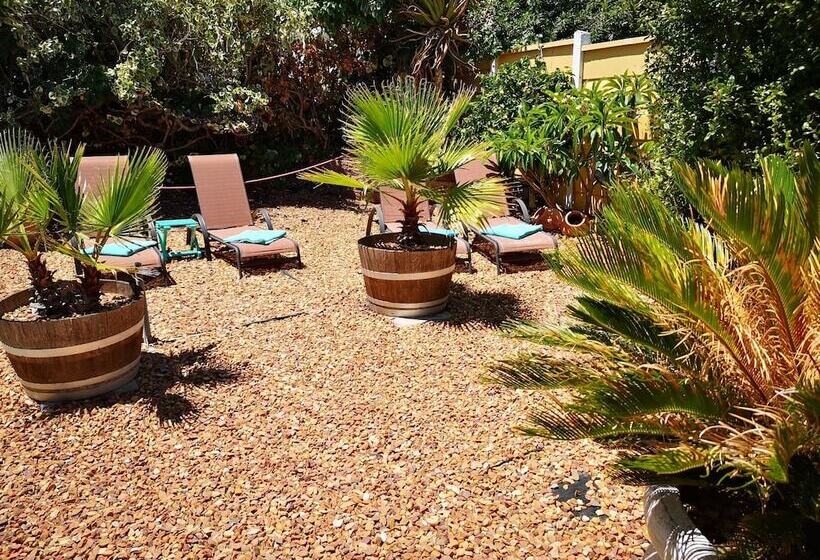 بنسيون A Vue Guesthouse