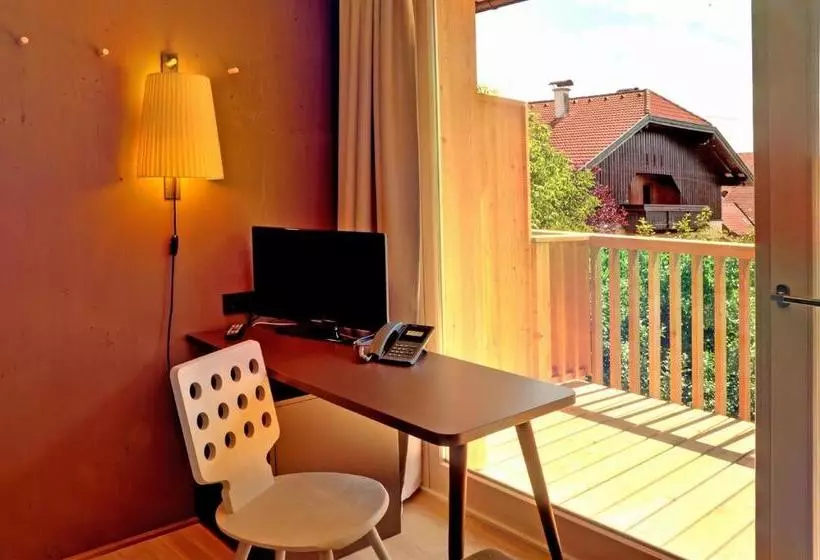 ペンション Gasthof Neumayr