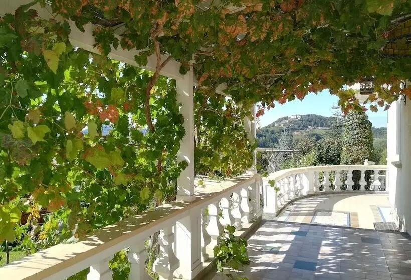 Pensió Klein Holland