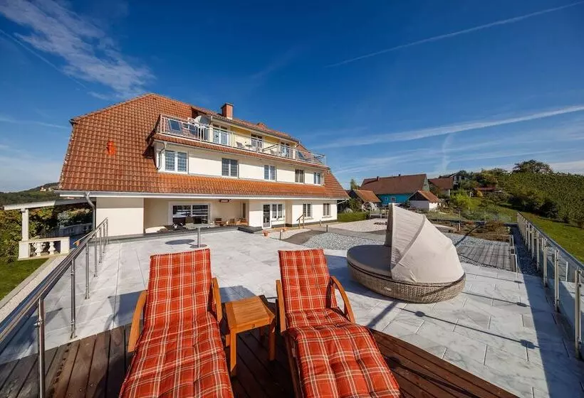 Pensió Klein Holland